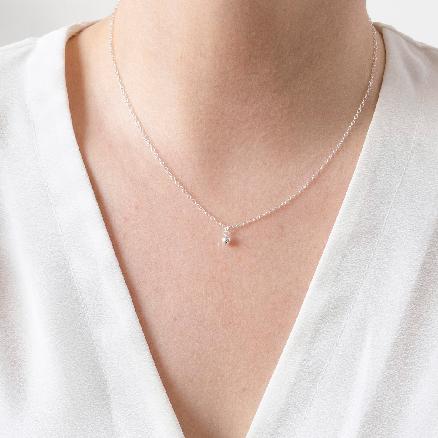 Minimal Ball Necklace